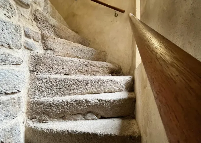 La Tournelle Hotel *